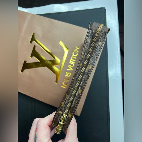 Authentic Louis Vuitton Crossbody - Picture 6 of 10